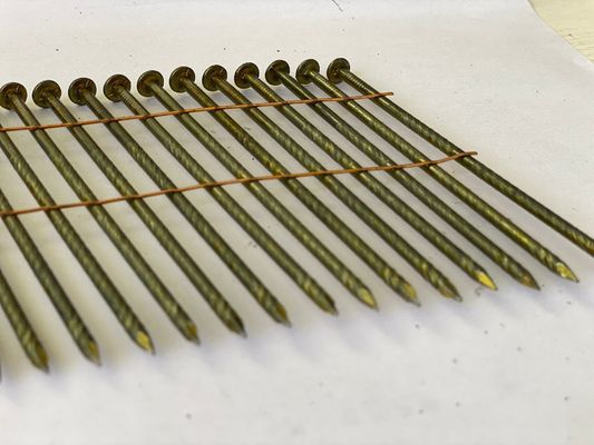 Καλή τιμή Μέγεθος 25mm-130mm Wire Weld Coil Nails Καταλύματα 15 βαθμών Coil Framing Nails σε απευθείας σύνδεση